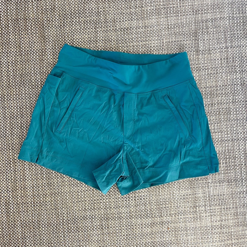 Athleta Trekkie short